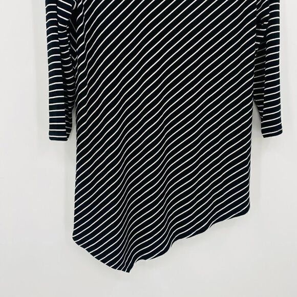Chico's Travelers Size Medium Black & White Asymmetric Hem Tunic Top Long Sleeve - Picture 8 of 9